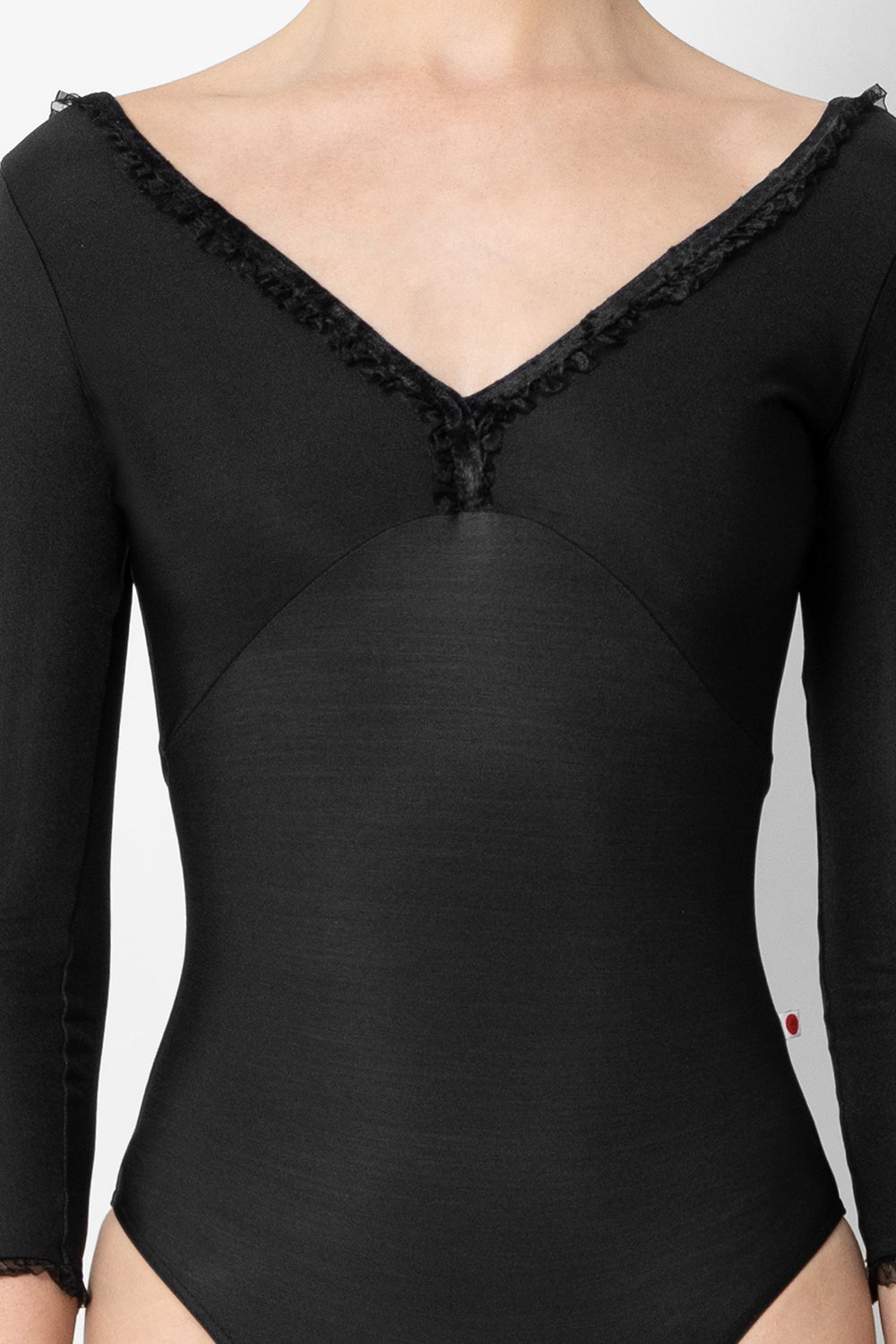 Ruffle-Alicia Nylon/3Q-Sleeves – Yumiko