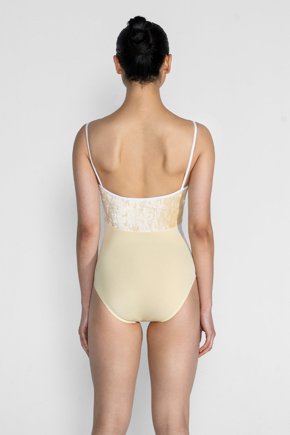 Denise leotard in T-Vanilla body color with CV-Vanilla top color and T-White trim color