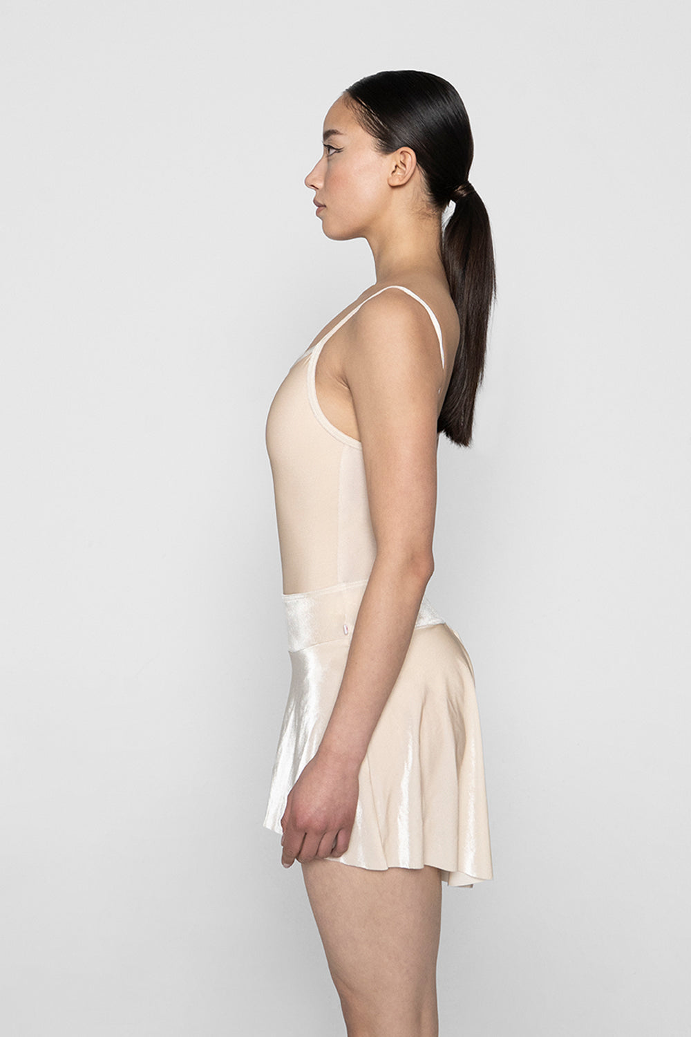 Isabelle short skirt in V-Buttermilk