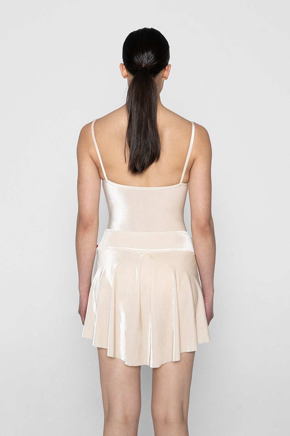 Isabelle short skirt in V-Buttermilk