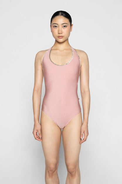 Jaione leotard in N-Antique Rose body color with CV-Toffee trim color