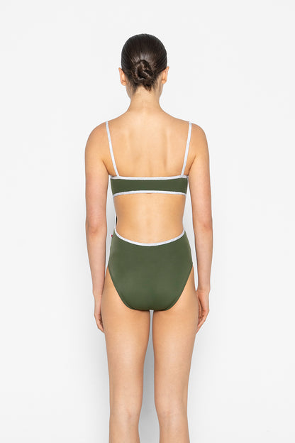 Kiki leotard in T-Jungle body color with CV-Silver trim color